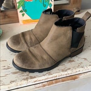Sorel Emelie Boots Size 9.5